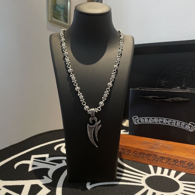 Ch**me He**ts necklaces